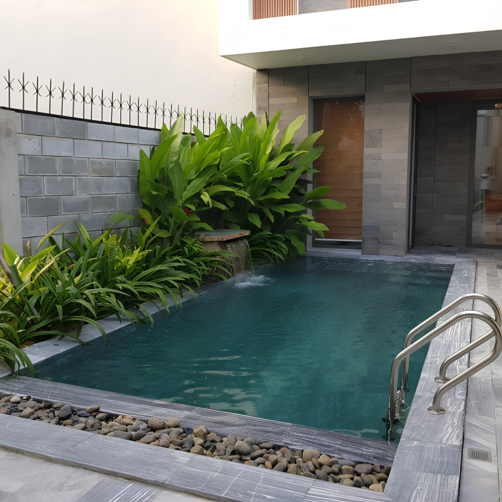 Mẫu bể bơi gia đình sân vườn lát đá sọc dưa tự nhiên tại Ba Vì.